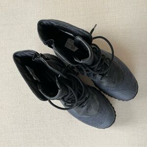 Nike Zoom Kynsi JCRD Waterproof Women’s Combat Sneakers